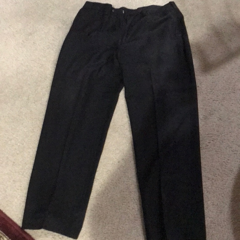 Mens Roundtree & Yorke black 38 X 32 dress pants.